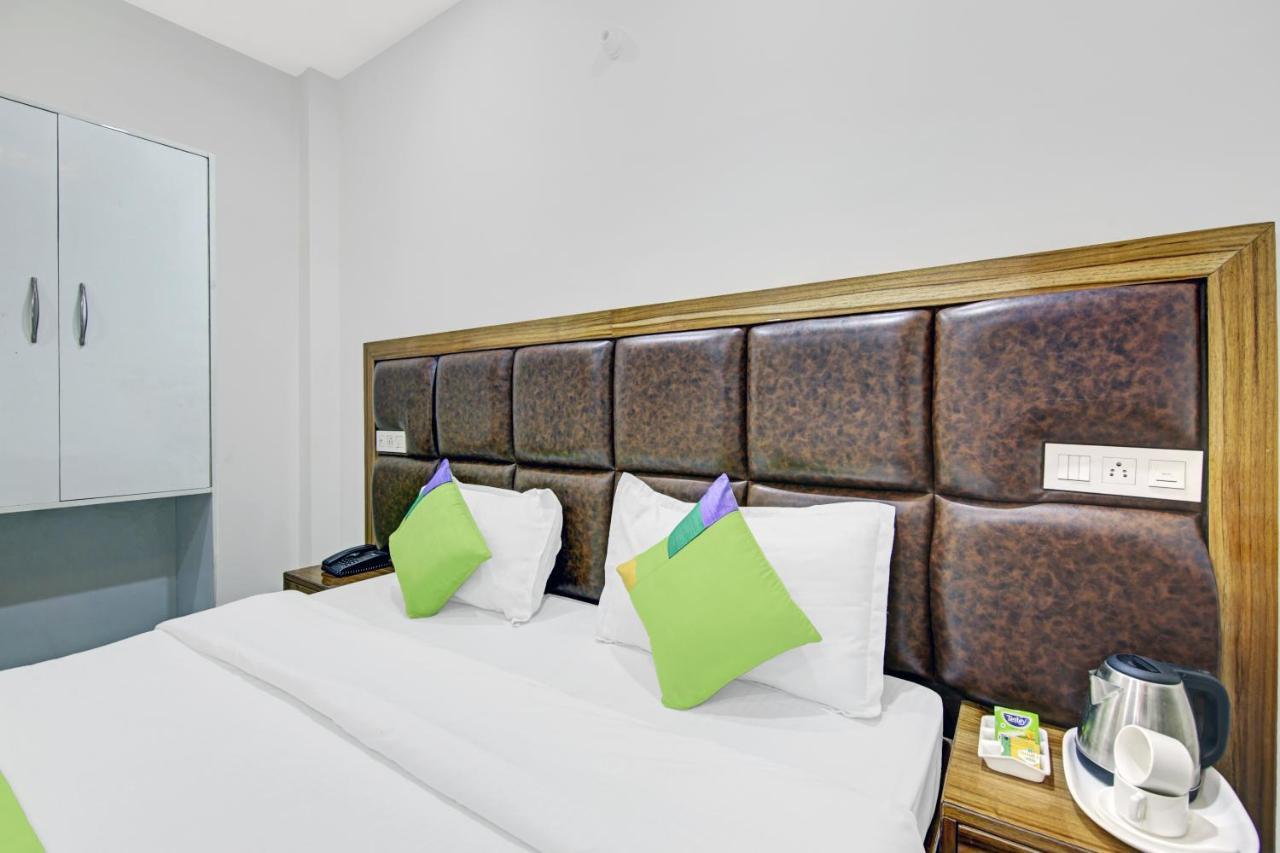 Treebo Royal Salute, Zirakpur Hotel Exterior foto