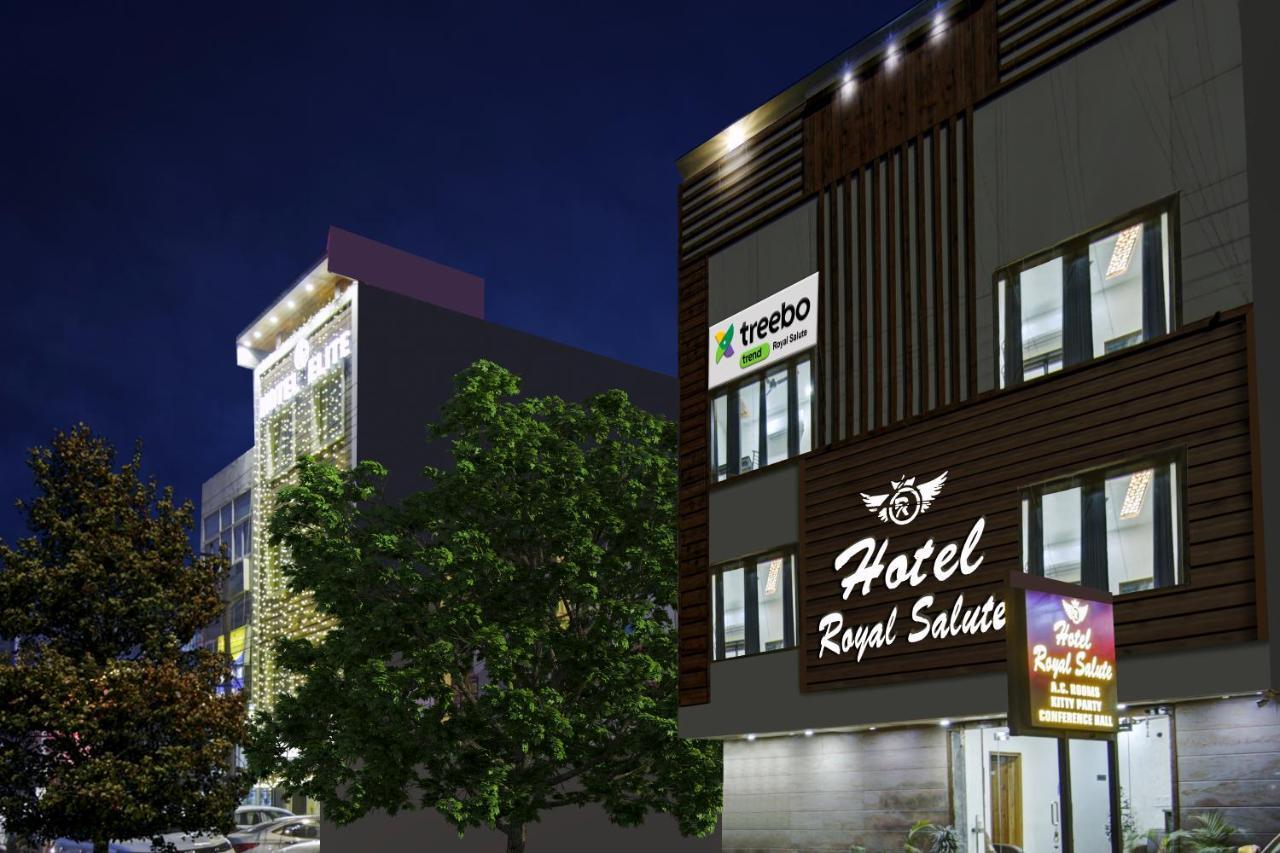 Treebo Royal Salute, Zirakpur Hotel Exterior foto