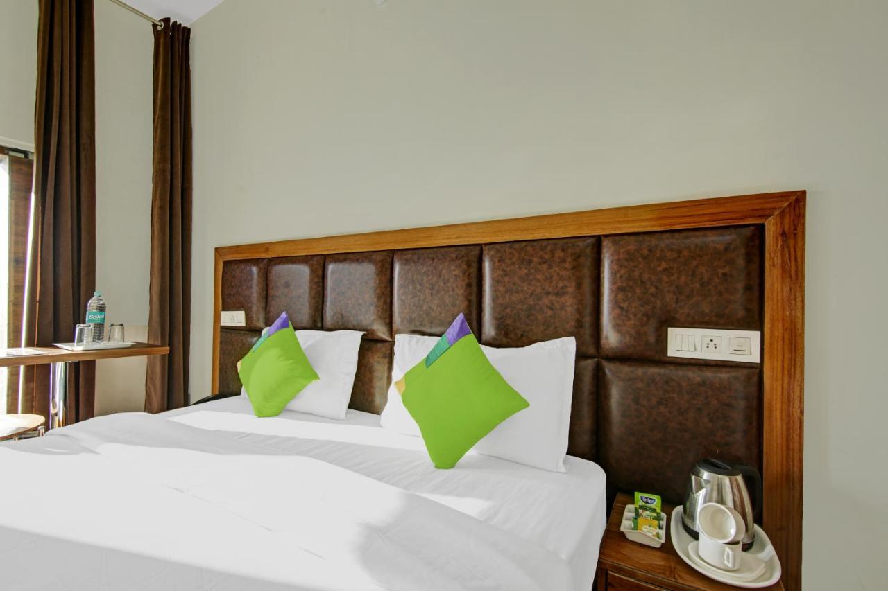 Treebo Royal Salute, Zirakpur Hotel Exterior foto
