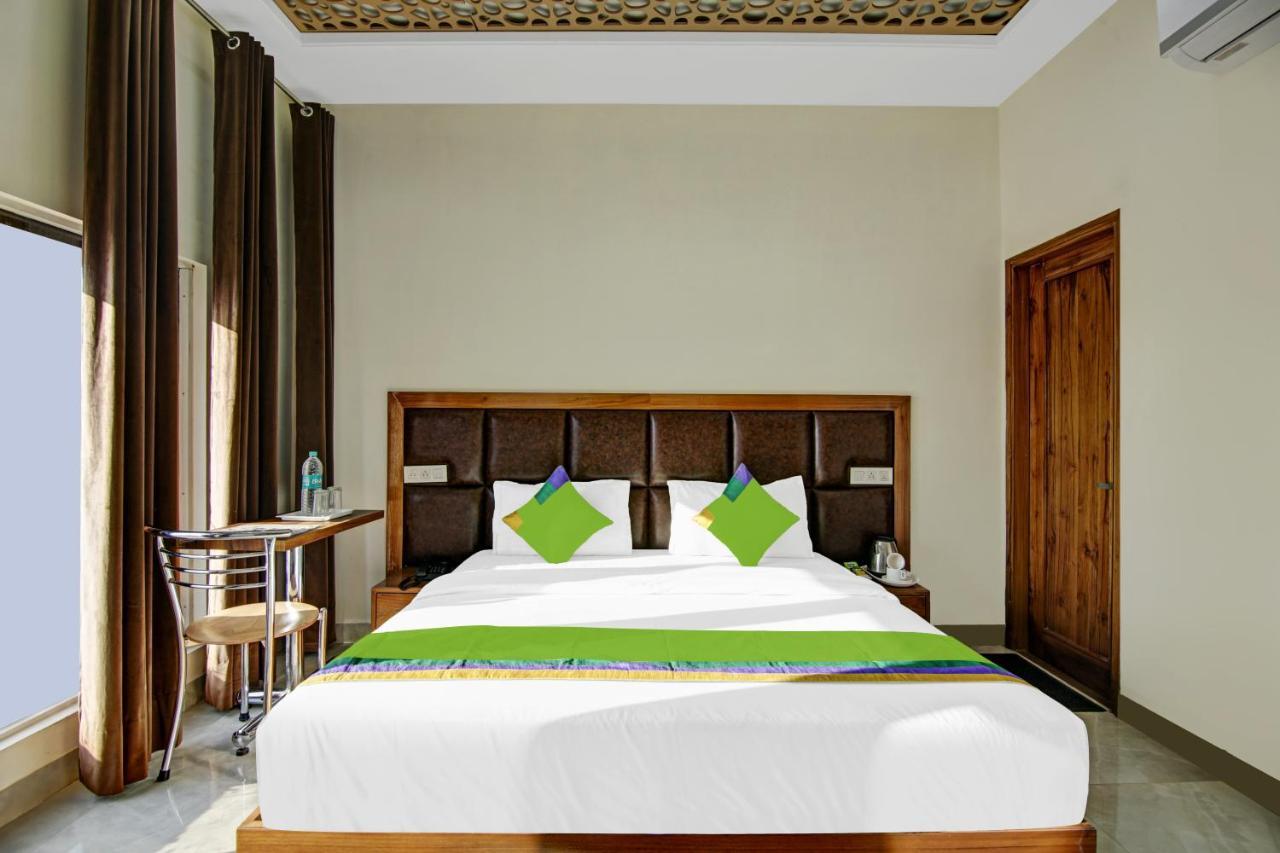Treebo Royal Salute, Zirakpur Hotel Exterior foto